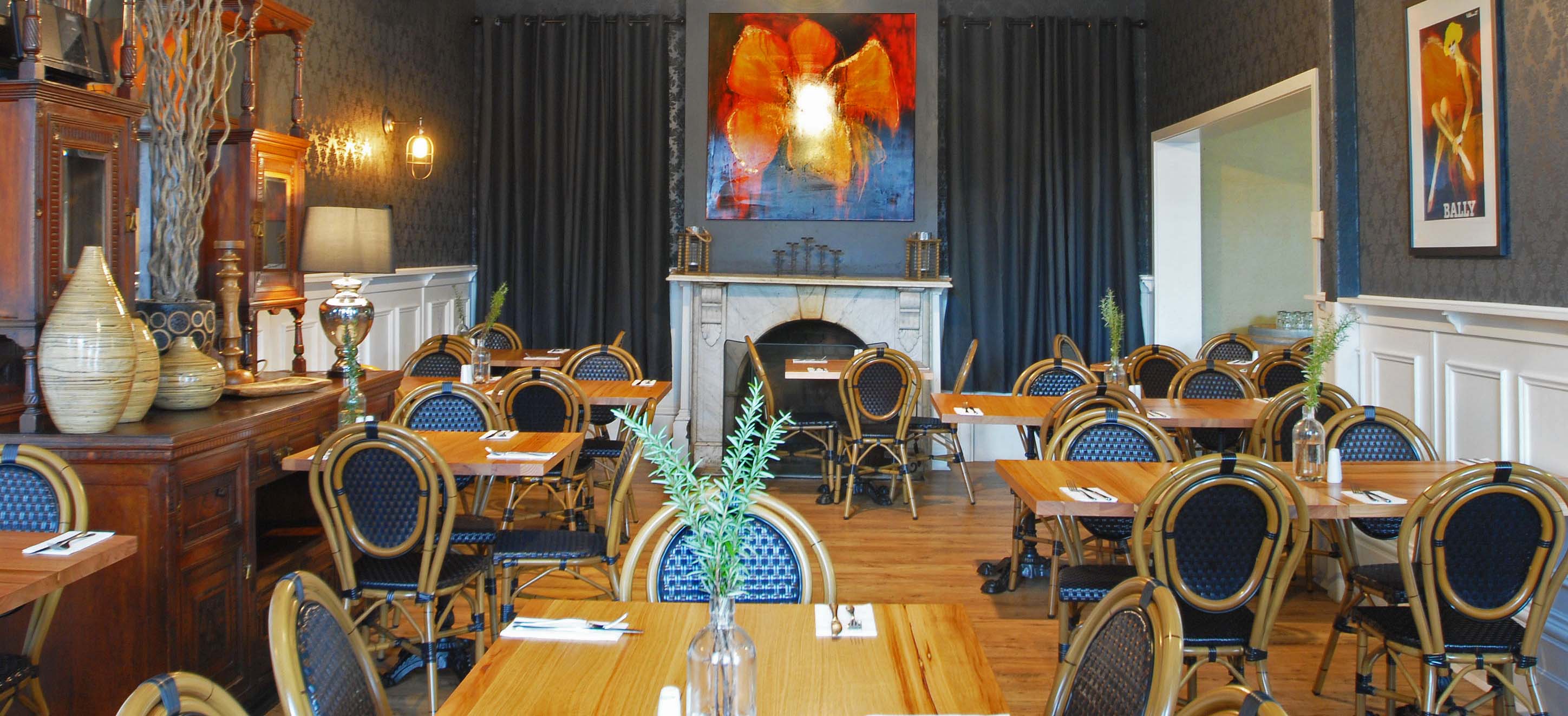 Restaurant Cafe Bar Meals Pub - Healesville Grand Hotel Yarra Valley